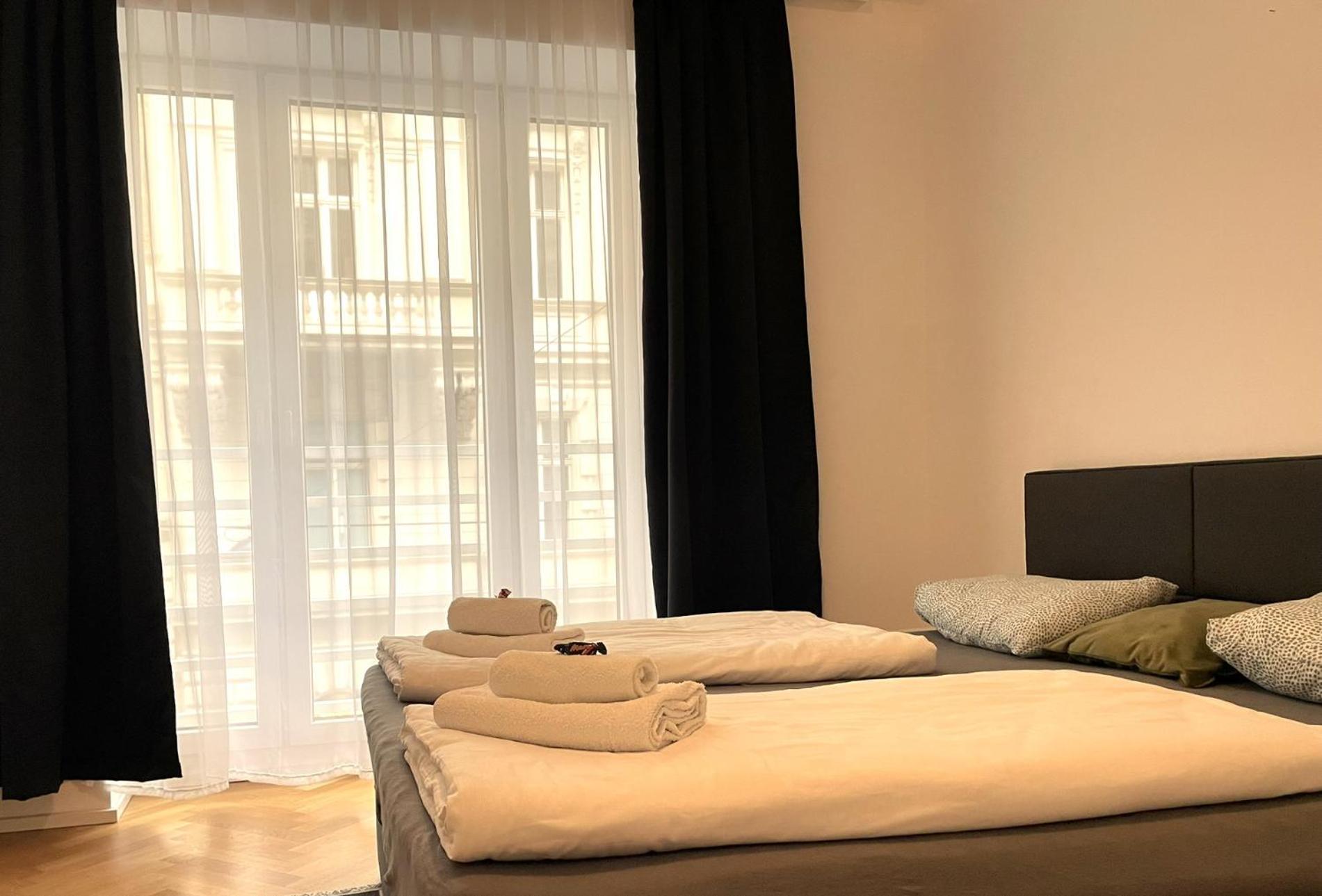 1st La Opera Suites Wien