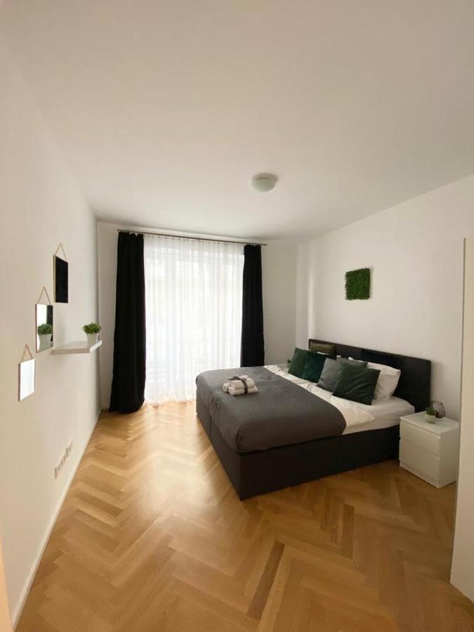 1st La Opera Suites Apartment Vienna